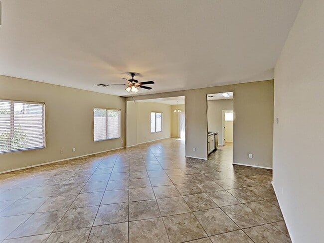 Foto del edificio - 30012 N Desert Willow Blvd