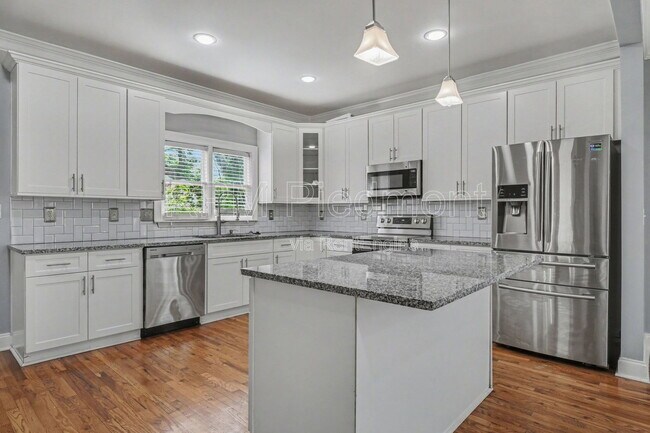 Foto del edificio - 1034 Hubbard St SW