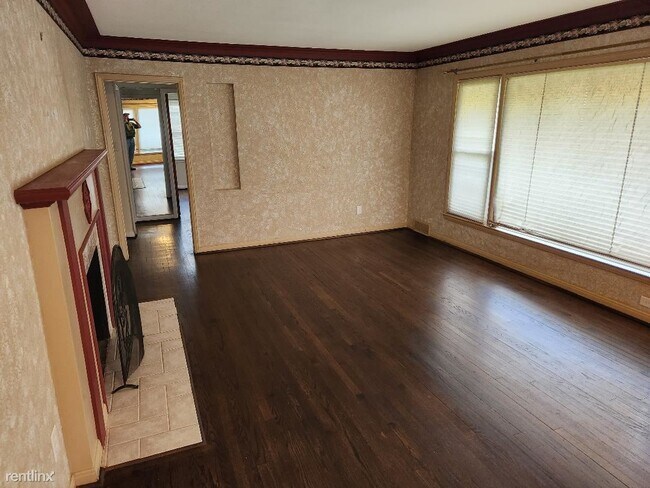 Building Photo - 4 br, 2 bath House - 18735 Sunnybrook Ave