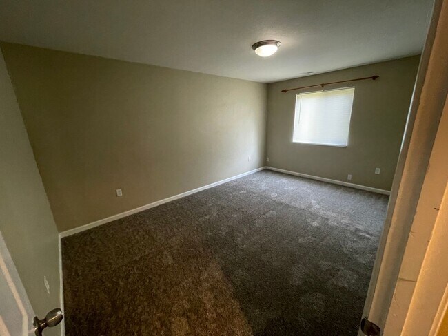 Building Photo - 625 Seitz Ct