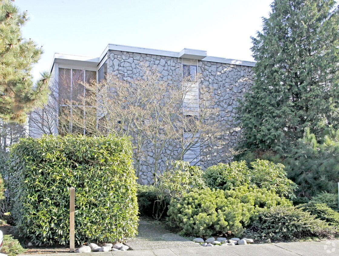 Building Photo - 3600 25th Ave W