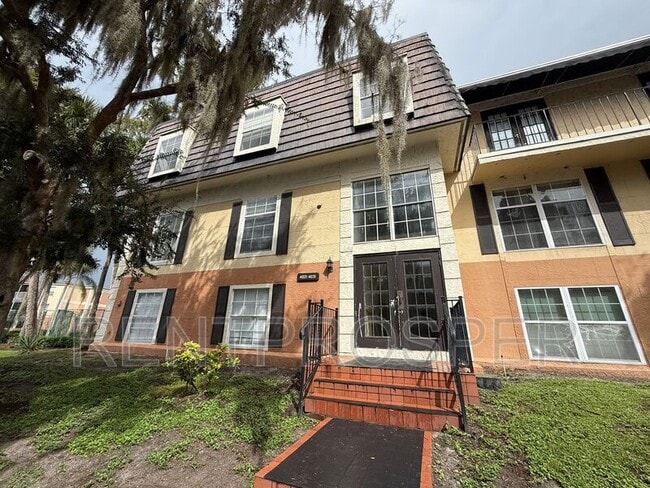 Building Photo - 4031 Versailles Dr