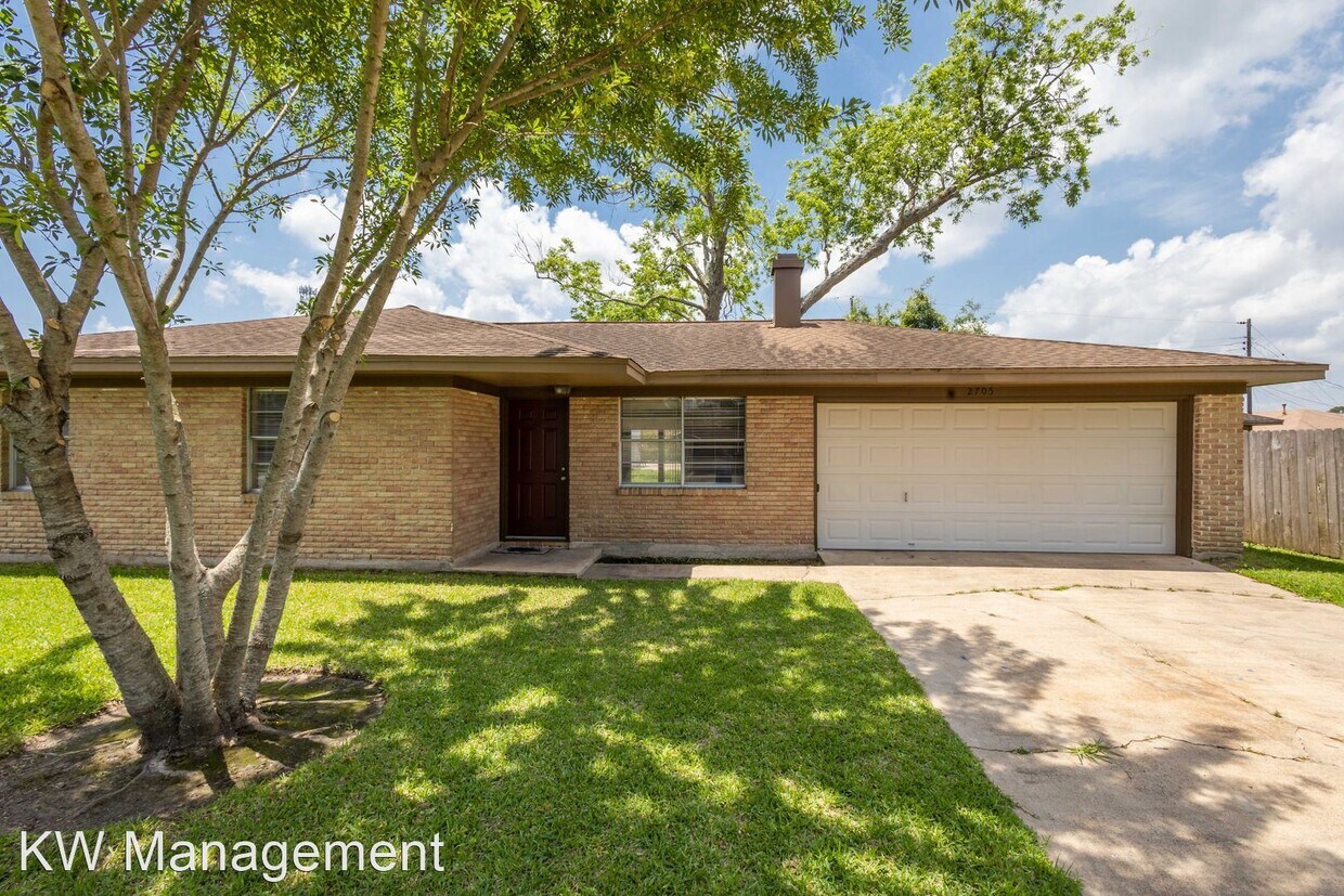 Foto principal - 3 br, 2 bath House - 2705 California Ave.