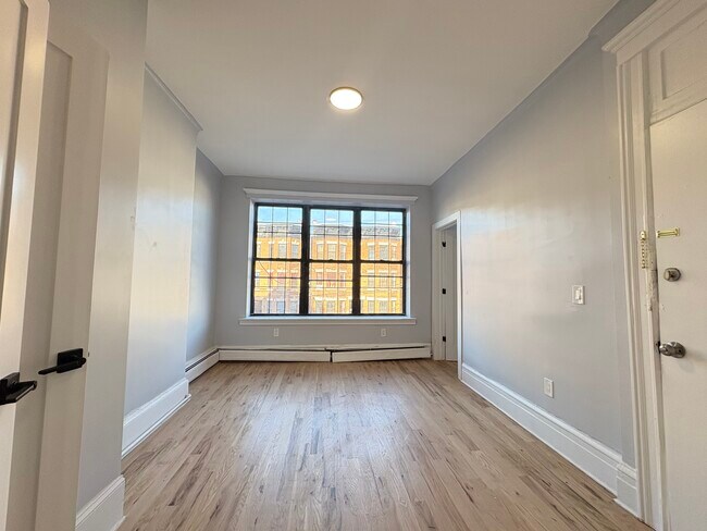 81 Bostwick Ave 3R - 76A Bostwick Ave