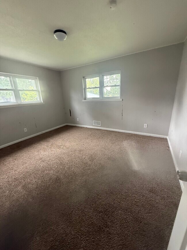 Foto del edificio - 5602 Montgomery Dr