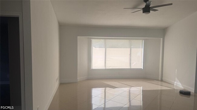 Building Photo - 1319 SW 10th Pl