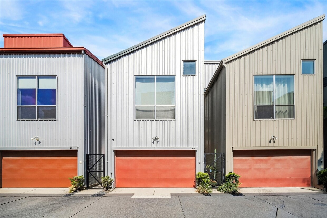Photo - 2954 Commerce St (Houston, TX)