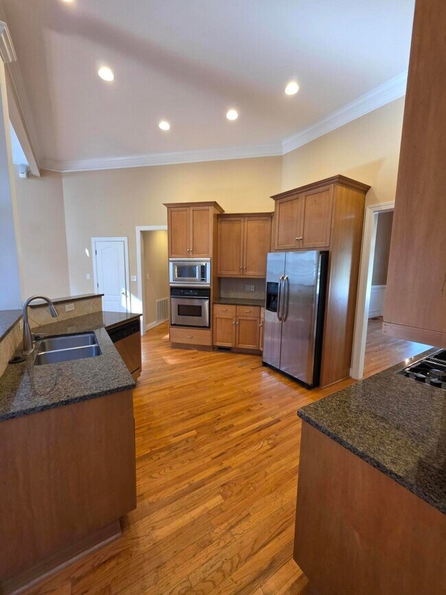 Foto del edificio - 306 Lochleven Ct