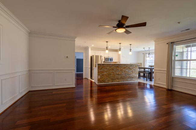 Building Photo - 2406 Dominion Dr