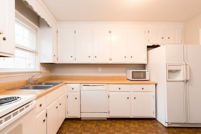 Foto del edificio - Wonderful Westend Townhome