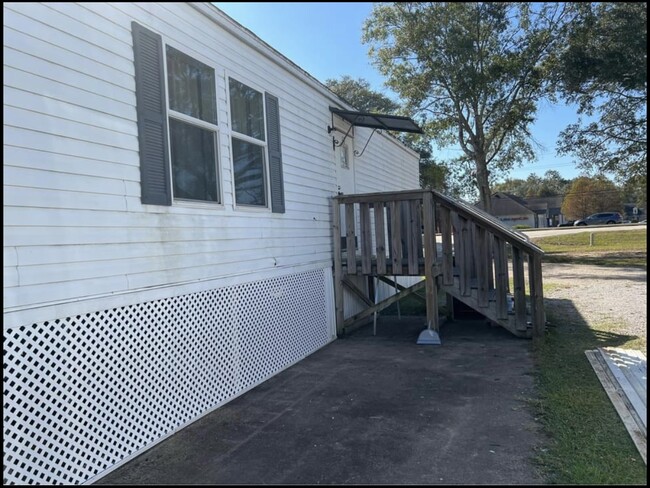 Building Photo - 8888 Sullivan Rd