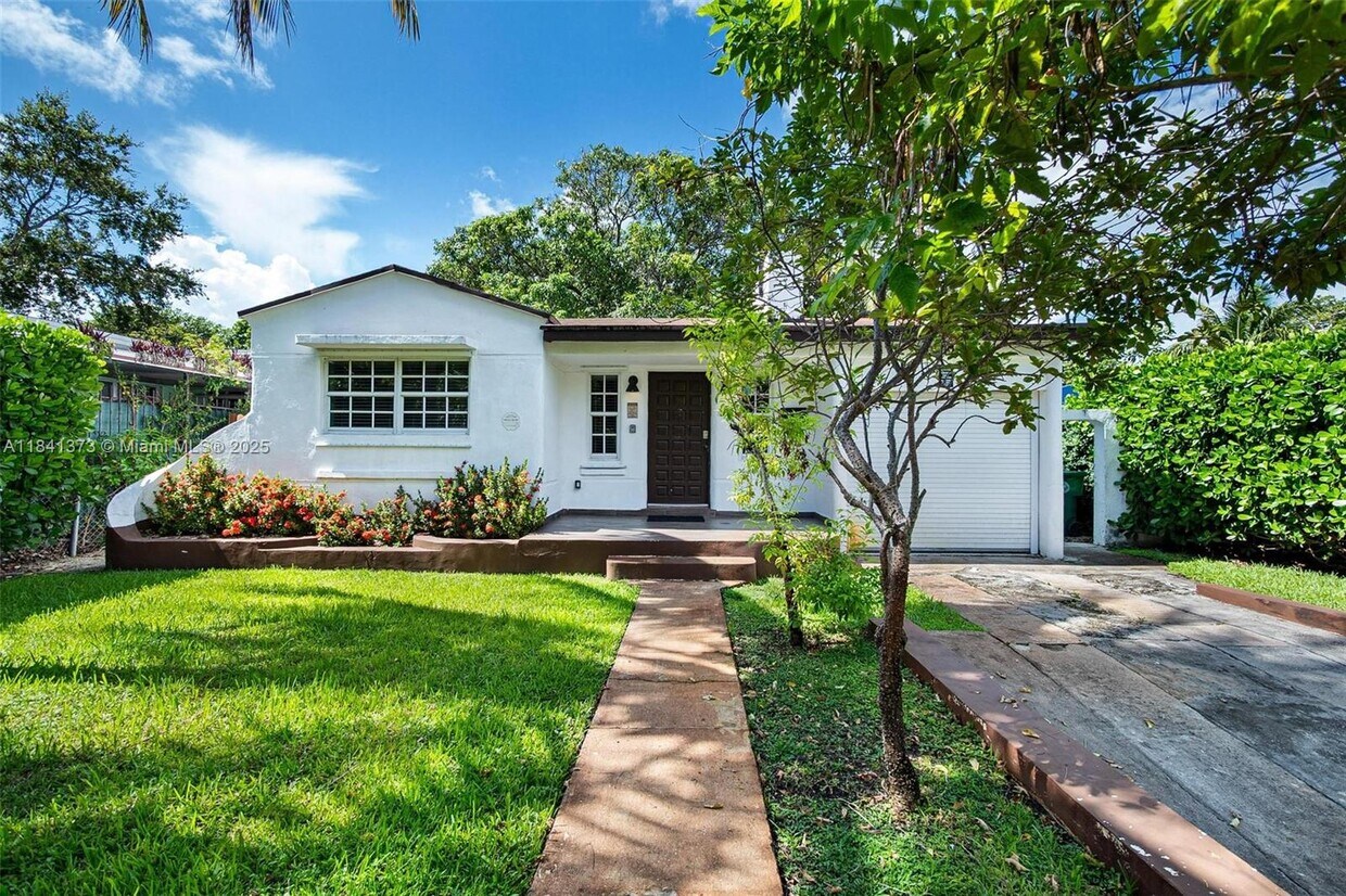 Foto principal - 154 NW 45th St