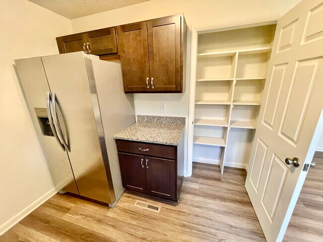 Kitchen - 120 Covington Dr