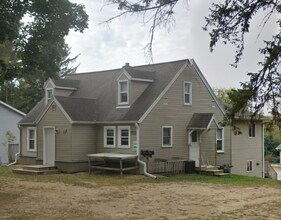 Building Photo - 321 3rd St W