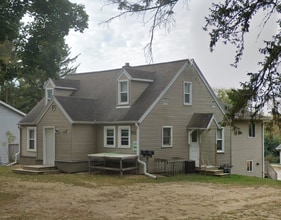 Building Photo - 321 3rd St W
