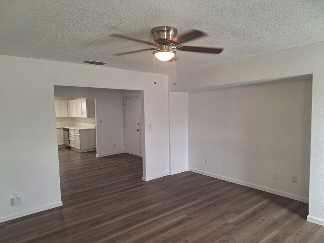 Foto del edificio - Spacious 3BR Lease Opportunity Near Downtown Cleburne