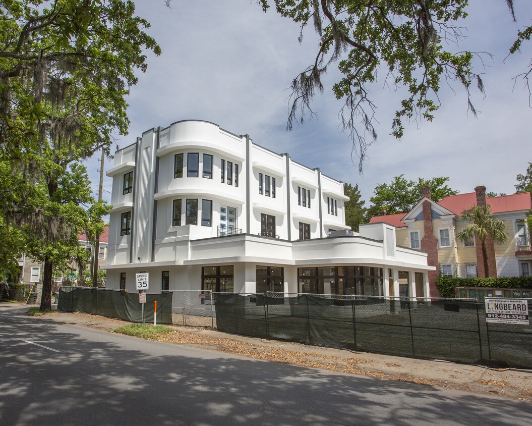 2011 Bull St, Savannah, GA 31401 Townhome Rentals in Savannah GA