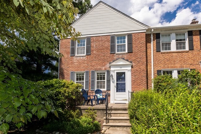 Building Photo - 138 Murdock Rd