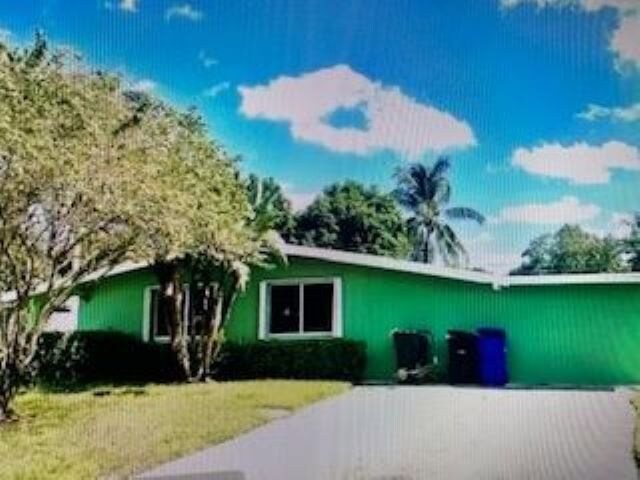 Building Photo - 1260 SW 28th Rd