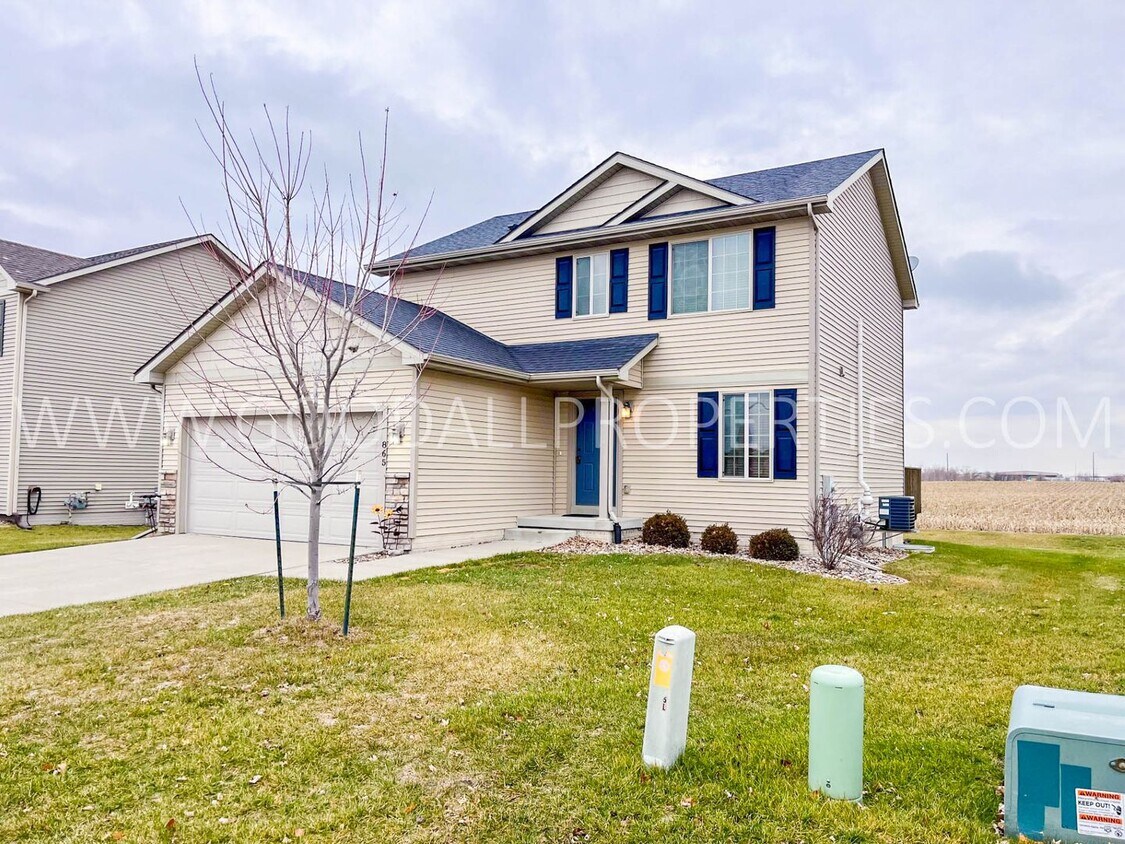 Beautifully renovated 3 Bedroom, 2.5 Bath House Rental in Waukee