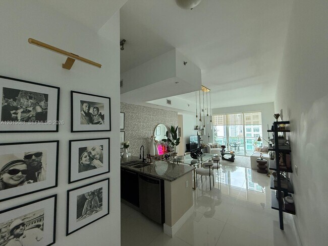 Building Photo - 951 Brickell Ave
