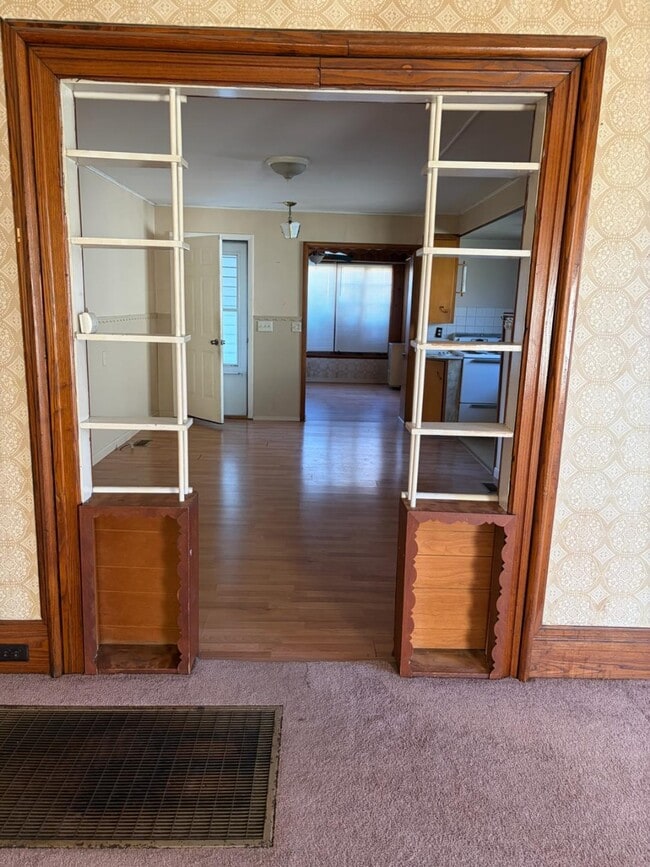 Building Photo - 40 Norwood Ave