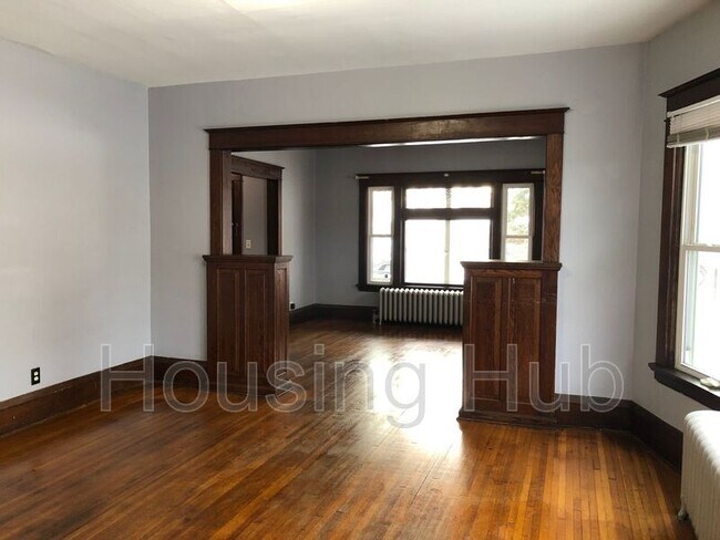 Foto del edificio - 950 Arkwright St N