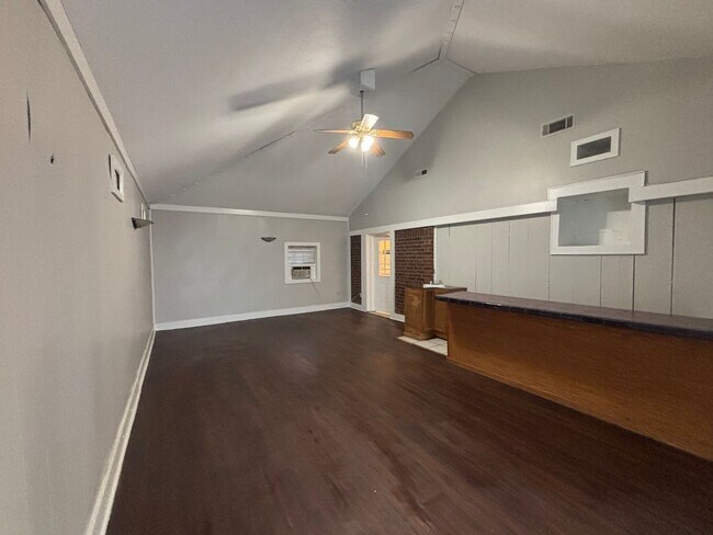 Foto del edificio - 2532 Baxter Cove