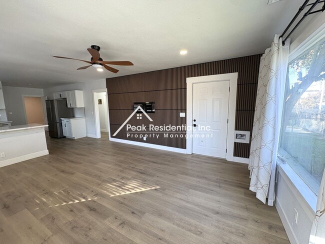 Building Photo - Updated 3bd/2ba North Sacramento House