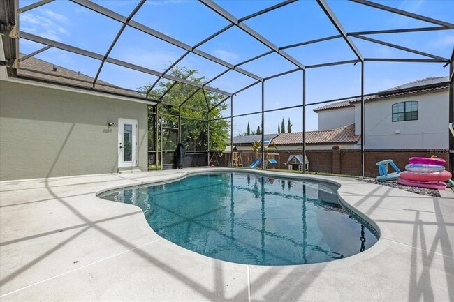 Building Photo - 10175 Cove Lake Dr