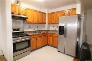 Primary Photo - 2057 Chatterton Ave
