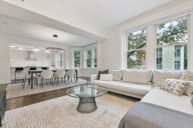 Building Photo - 66 Marshal St