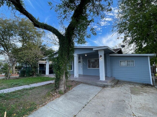 Foto del edificio - 3 br, 3 bath House - 3724 W Salinas St