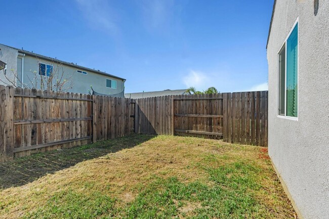 Building Photo - 830 Holdenhurst Ln