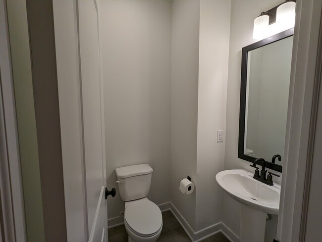 Building Photo - 541 Auld Farm Cir