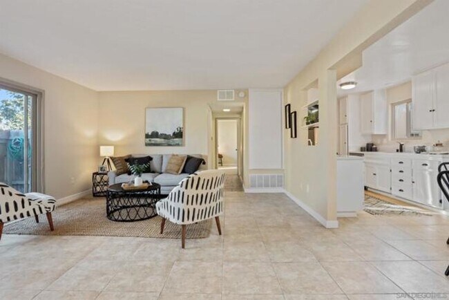 Foto del edificio - 2 bedroom/2 bath unit, Available Now