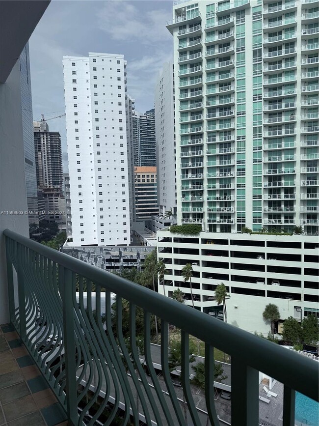 Foto del edificio - 1408 Brickell Bay Dr