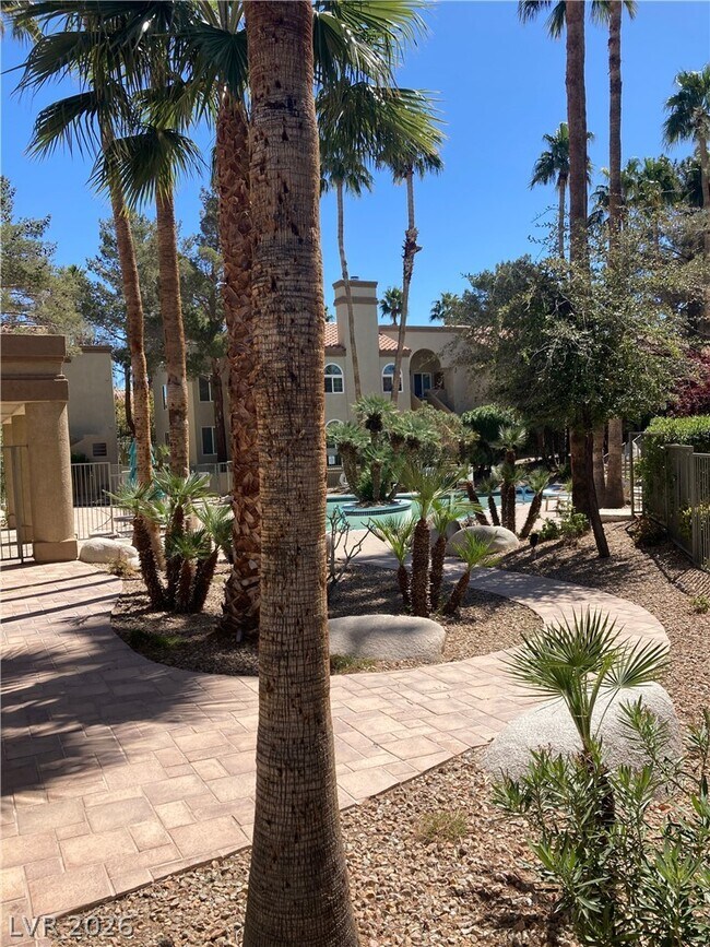 Building Photo - 3145 E Flamingo Rd