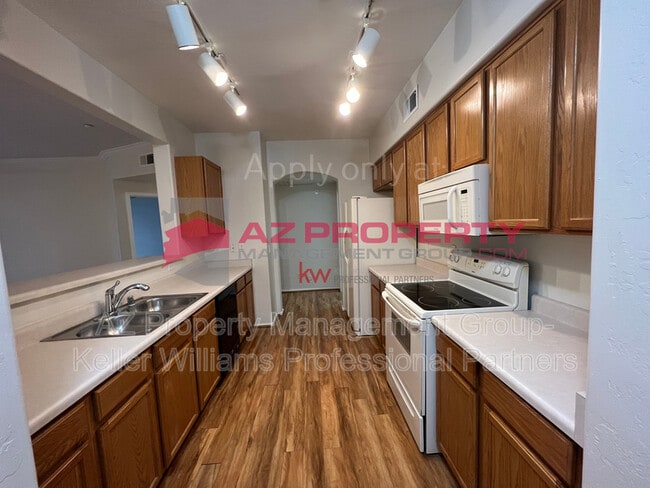 Photo - 955 E Knox Rd Apartment