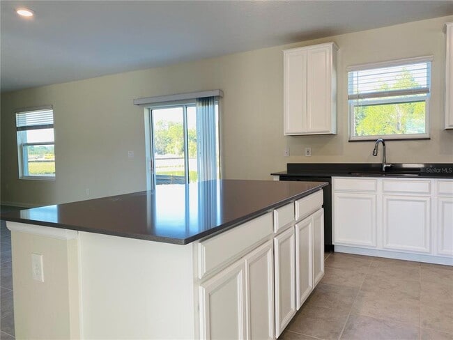 Building Photo - 16436 Fernridge St