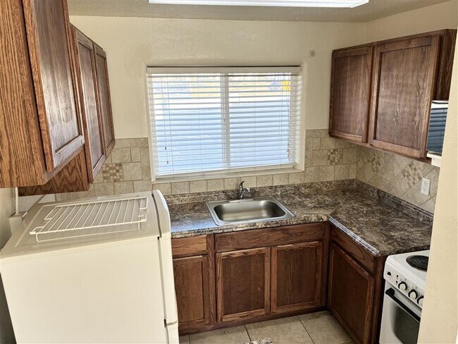 Foto del edificio - 1105 S State St