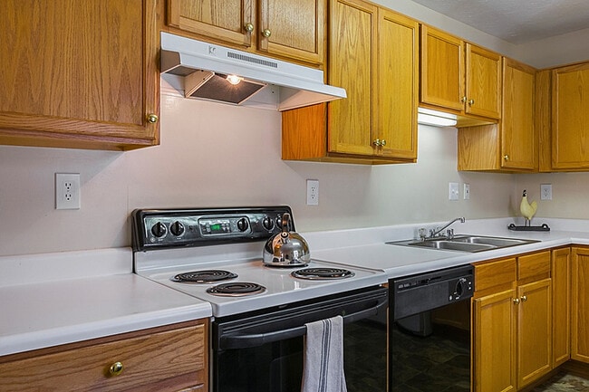 Gentry - Kitchen - Lyndon Crossings Apartments