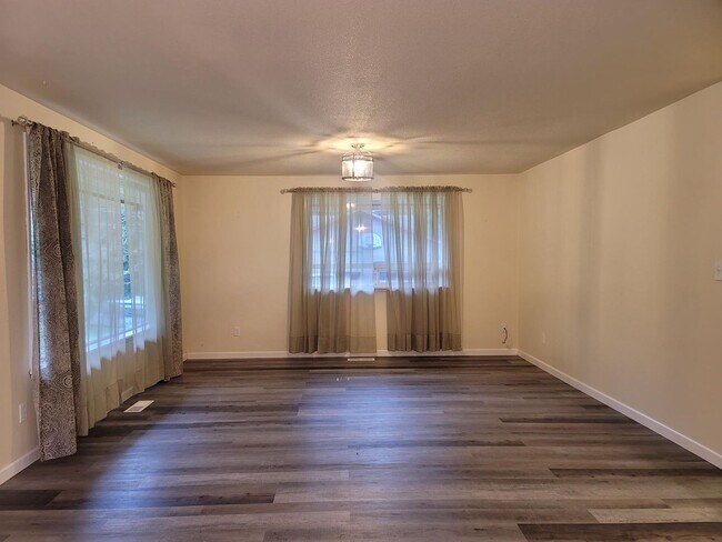 Foto del edificio - 2 Bedroom Rambler in Suquamish!