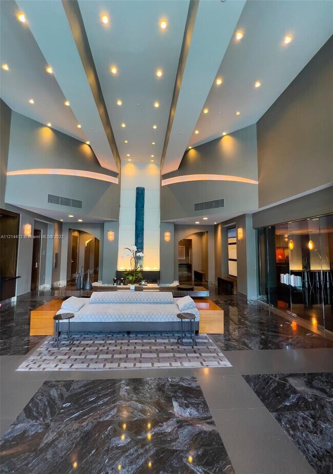 Foto del edificio - 9401 Collins Ave