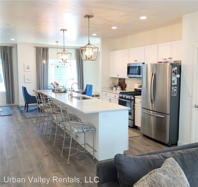 Building Photo - 4 br, 3 bath House - 14746 S. Rising Star Way