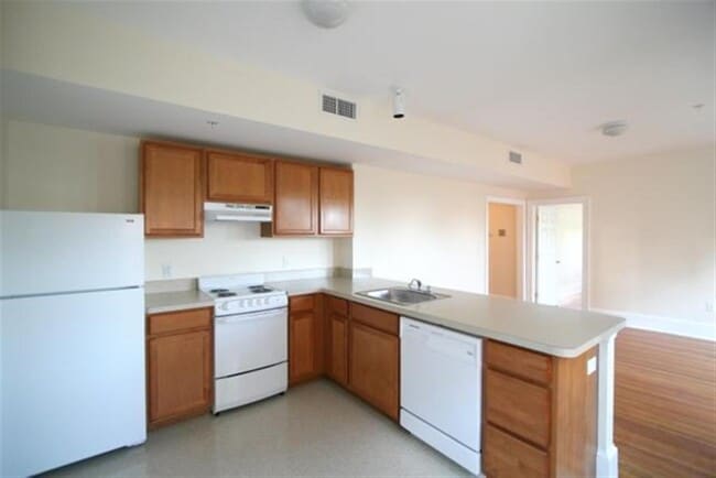 Foto del edificio - 881 Massachusetts Ave