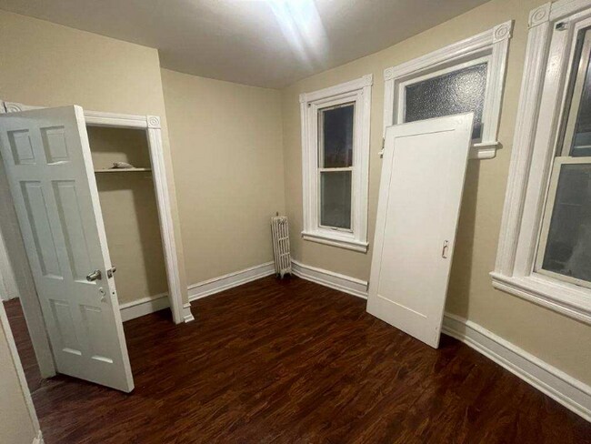 Foto del edificio - 5354 Webster St