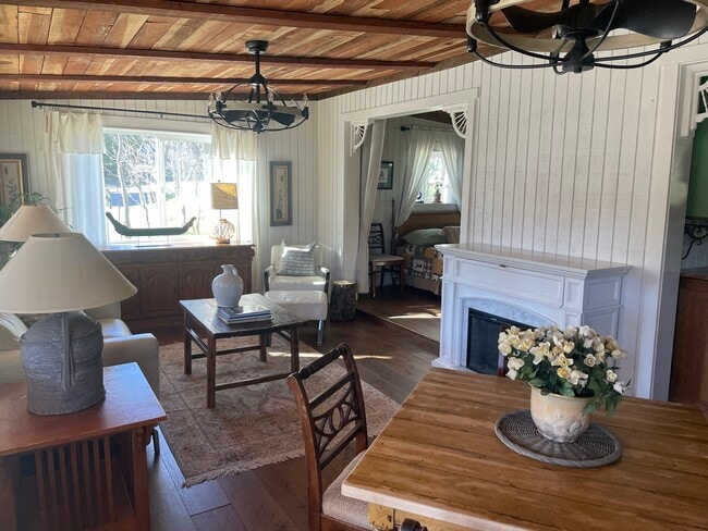 Building Photo - 35251 Twin Oaks Rd