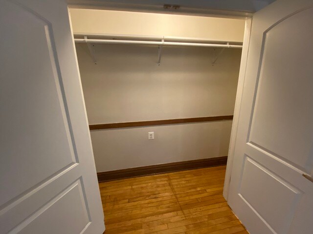 Foto del edificio - 2427 N Kedzie Blvd