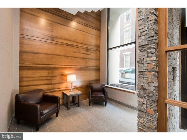 Foto del edificio - 220 S 16th St